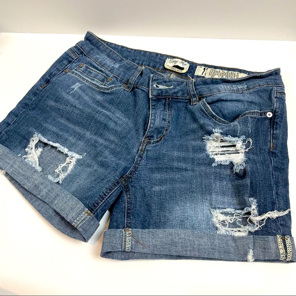 Indigo Rein Forever Jean Shorts. Size 11. Brand new condition. - Picture 1 of 5